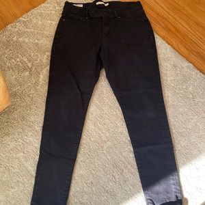 Levi's black denim curvy skinny jeans